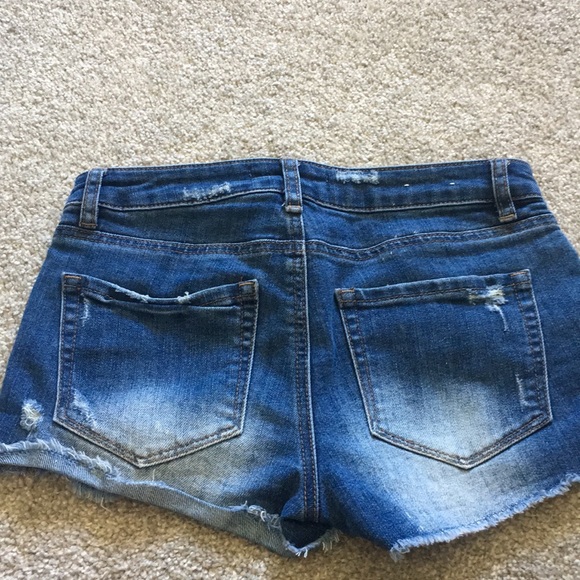 Shorts - Picture 2 of 3